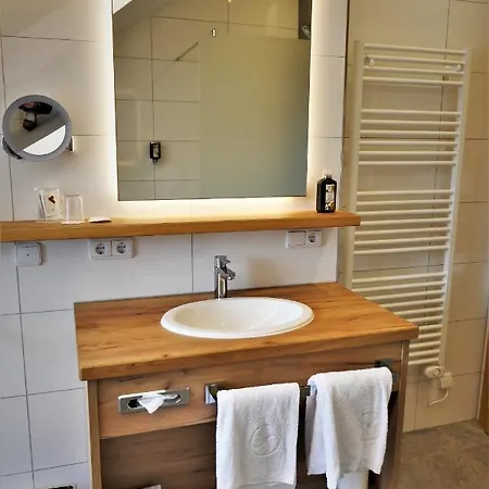 Hotel Der Obere Wirt Zum Queri 4*