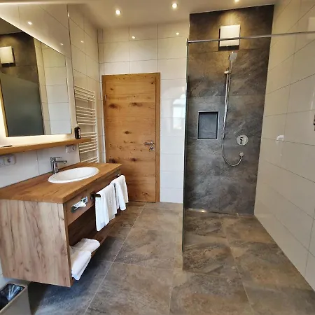 Der Obere Wirt Zum Queri Hotel