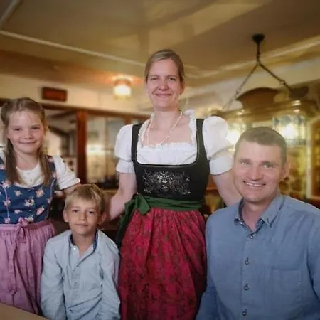 Hotel Der Obere Wirt Zum Queri 3*