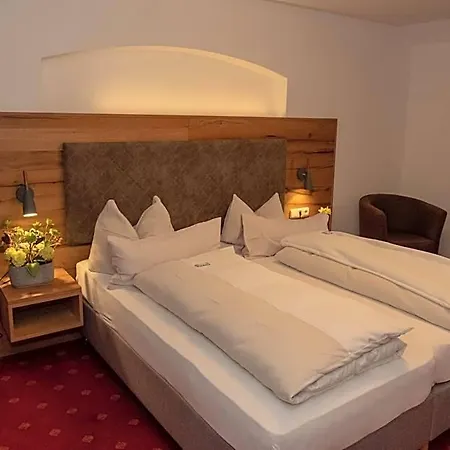 Hotel Der Obere Wirt Zum Queri 4*