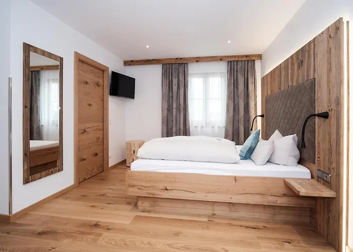 Otel Der Obere Wirt Zum Queri