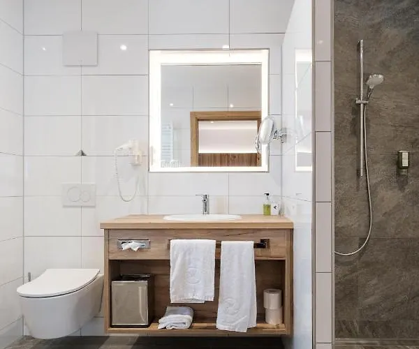 Der Obere Wirt Zum Queri 안데흐