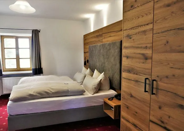 Otel Der Obere Wirt Zum Queri